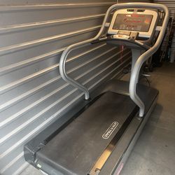 Excellent condition Star Trac TRC Commercial Treadmill - Can possibly deliver / instal