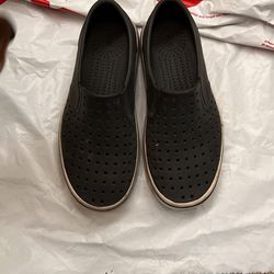 Native Boy Black Shoe Size 4