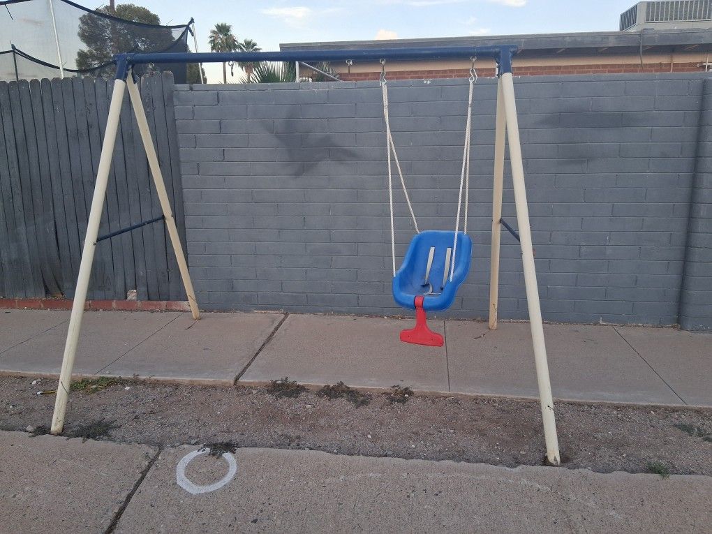 Child Swing Set