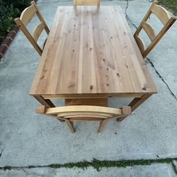 Kitchen table with 4 chairs
