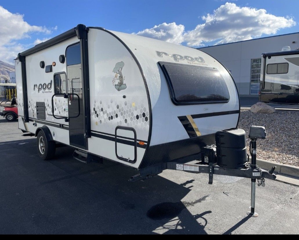 2022 Forest River R-pod193 hood edition