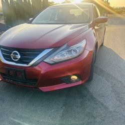 Nissan 2018 SR