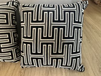 Set of 2 Geometric Black & White Throw Pillows