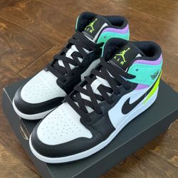 Nike Air Jordan 1 MID GS 