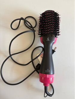 Looffy hot air brush designed for drying and volumizing.
