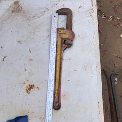 Husky pipe Wrench 