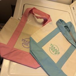 Trader Joe’s small tote bag with tags