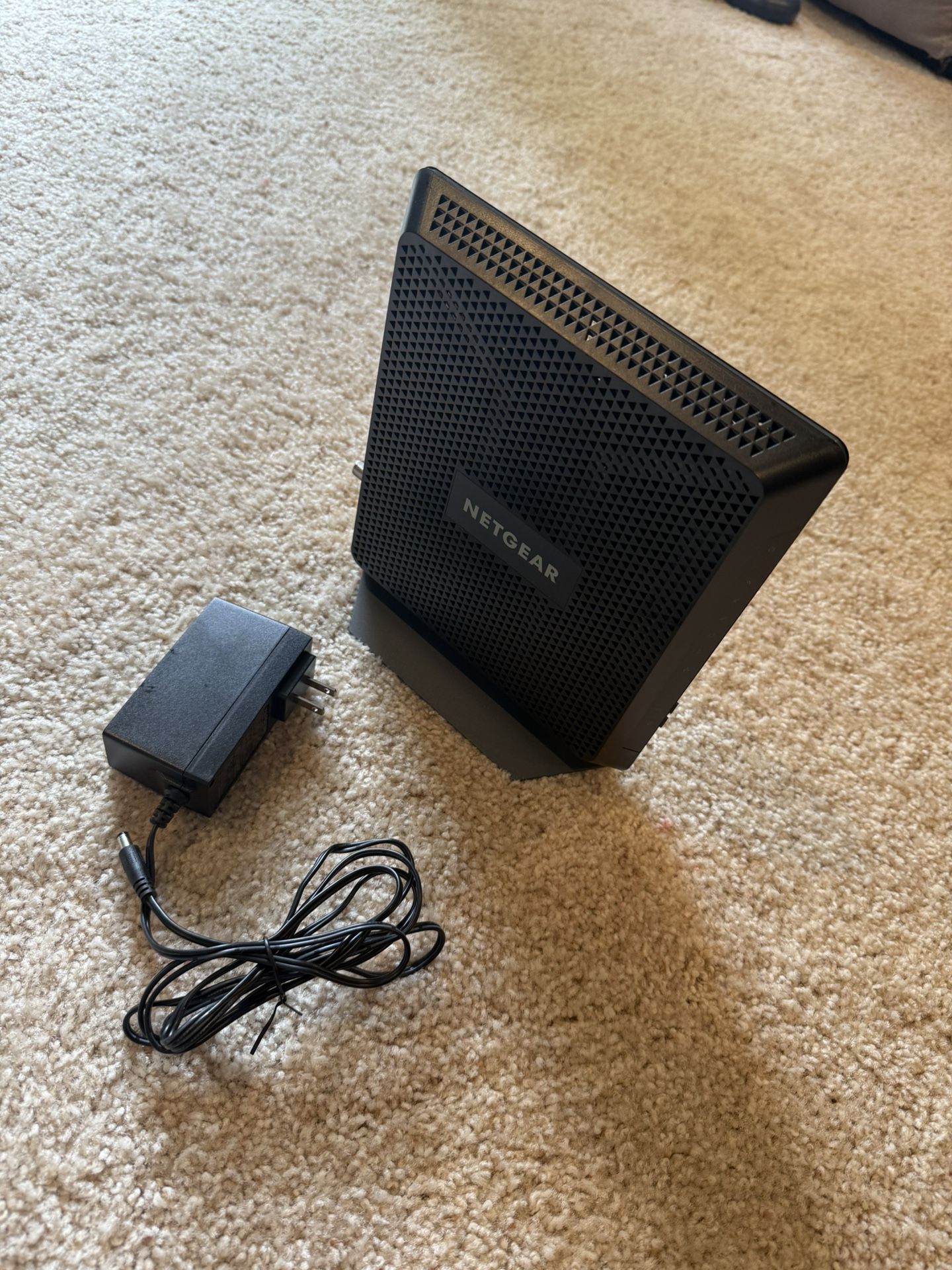 Netgear AC1900 WiFi Cable Modem Router