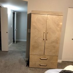 Spacious Armoire With Drawers 