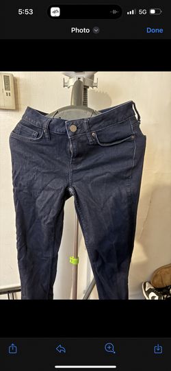 - Women’s Size 4x32 Description: Stylish and comfortable Calvin Klein Jeans featuring a deep navy wash with a skinny fit. Made with premium denim, the