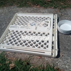 Medium Dog Kennel +Gate+Bowl  25.00