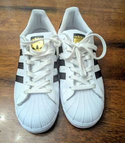 Women's Adidas Size 7.5