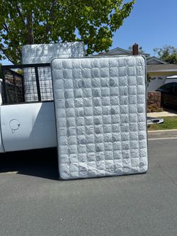 Mattress on sale 🔥 pillow top 12” firm queen mattress.    New mattress in  a plastic sealed.   We offer same day delivery