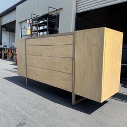 CARACOLE MODERN ARTISAN BUFFET WITH WINE STORAGE Good Condition