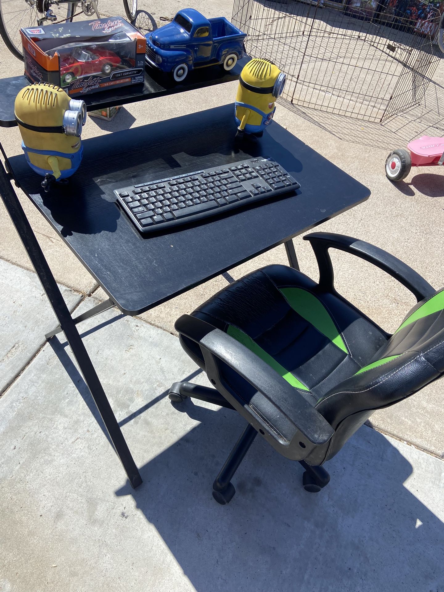 Desk With Chair 