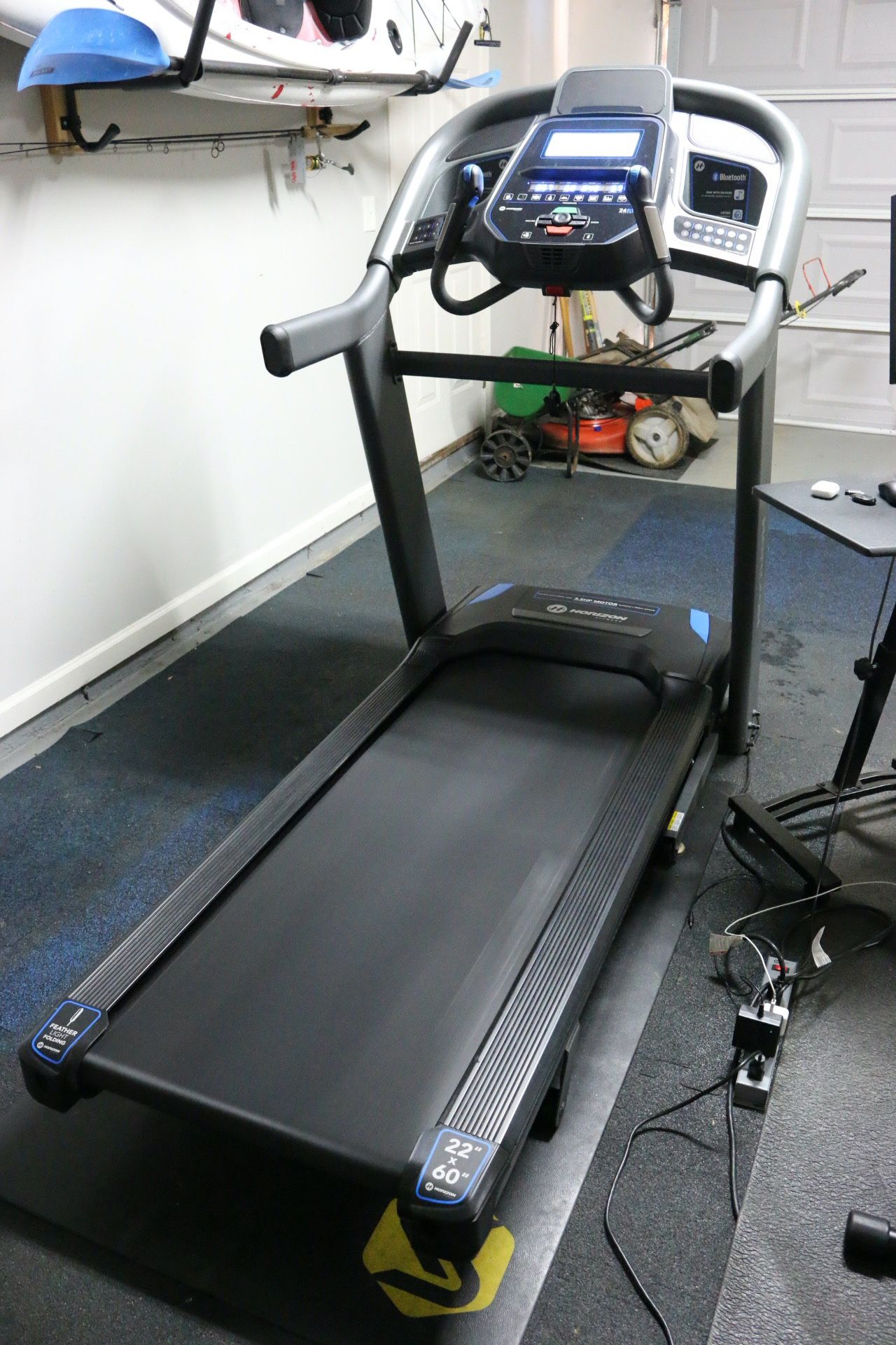 Horizon Fitness 7.4 AT Bluetooth Smart Treadmill