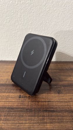 ANKER magnetic charger