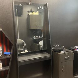 Salon Station