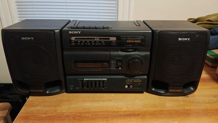 Vintage Sony CFS-1055 radio cassette-corder equalizer