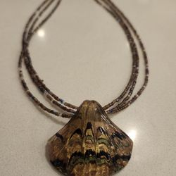 Vintage Glass Shell Pendant Necklace 