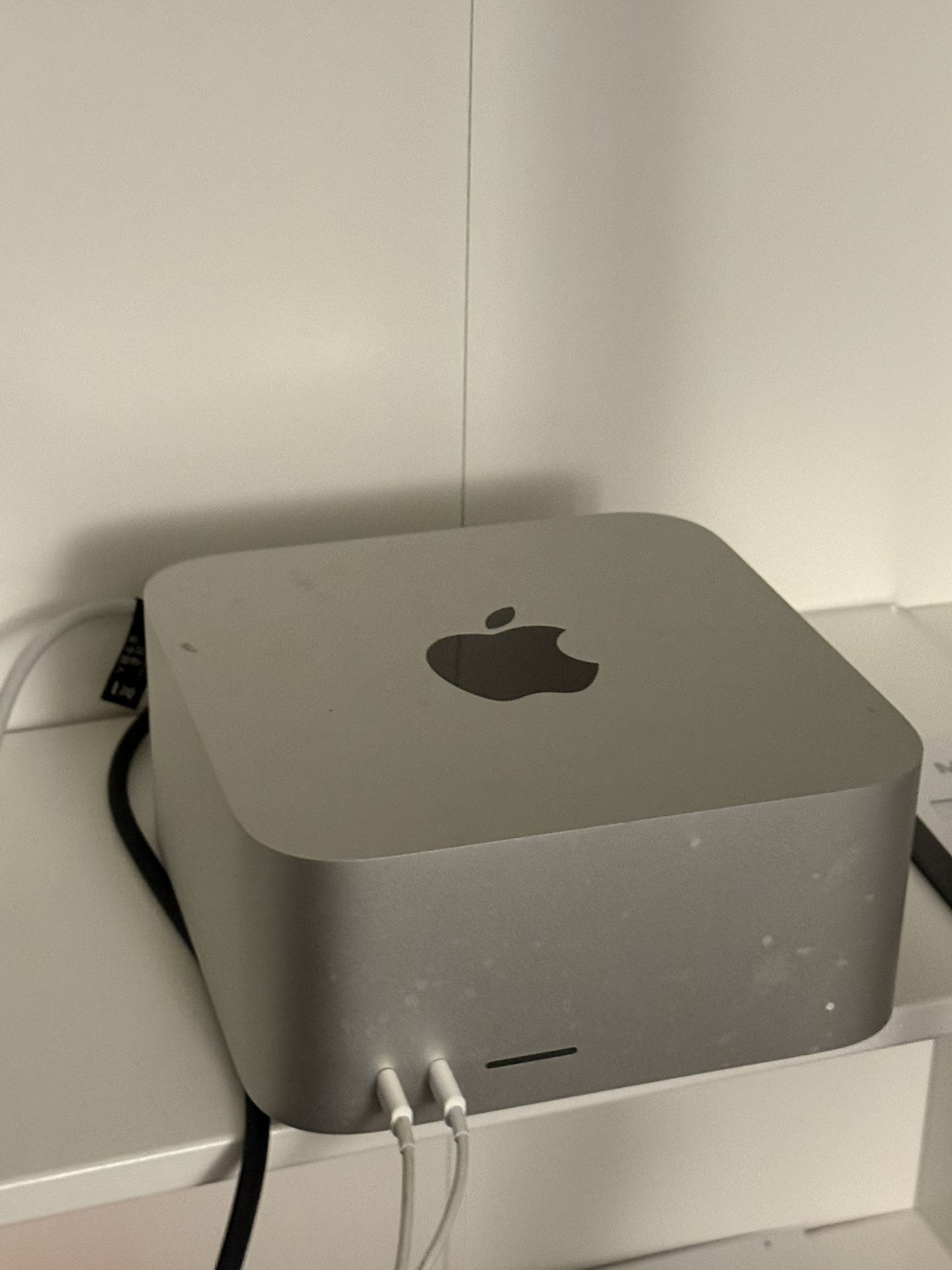Mac Studio with Apple M1 Max chip