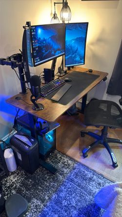 Walnut Raise/Sitting Desk