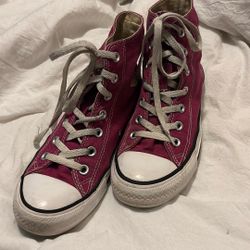 Women’s Size 8 Converse All Star Shoes
