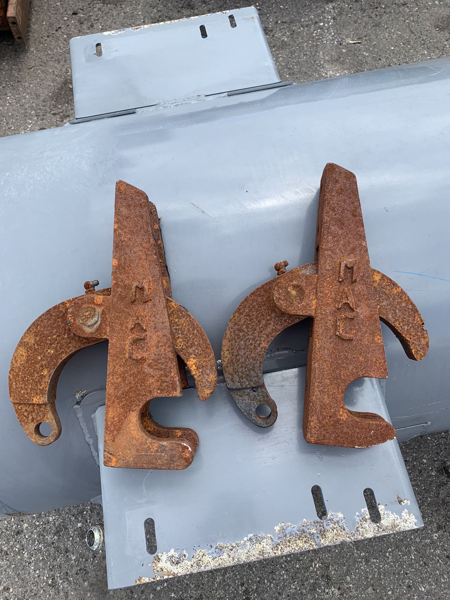 Dumbo Trailer Latch
