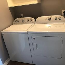 Whirlpool Washer And Dryer Set