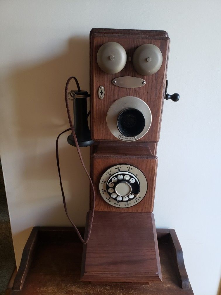 1882 Classic Wall Telephone
