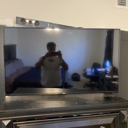 49’ Onn Tv And 360 Wall Mount