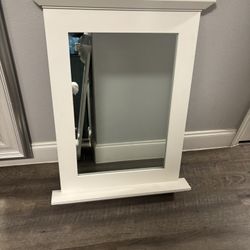 Vanity mirror