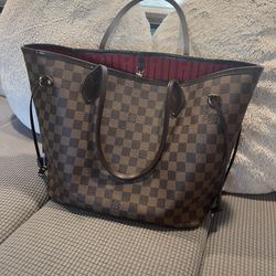 Louis Vuitton Authentic Neverfull MM for Sale in Pompano Beach, FL - OfferUp