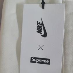 Supreme+NIKE XL White Sweatpants New With Tags. Was a gift and don't fit. 