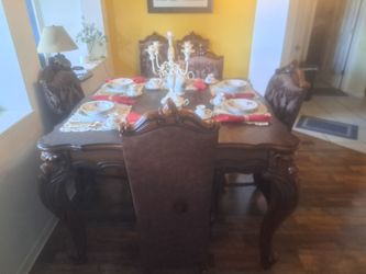 Dining room table