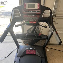 Sole Treadmill 