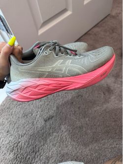 ASICS novablast