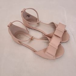 Children’s Place girls pink Open Toe Flat Sandal dress shoes size 2