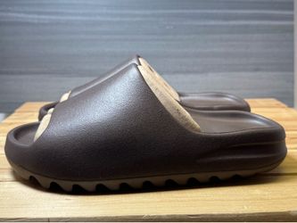 Yeezy YZY YS-01 Chocolate Slide Brand New Sizes 9-10