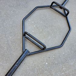 Black Hex Trap Shrug Bar