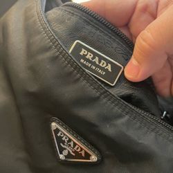 Prada Nylon  handbag Good condition Black, new condition