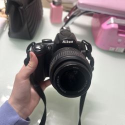 NIKON D5000