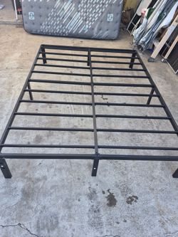 Black Metal Platform Bed Frame and mattress