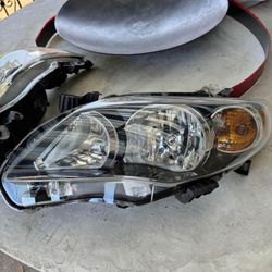 2011-2013 Toyota Corolla Headlights 