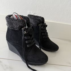 White Mountain Leather Faux Fur Lined Boots