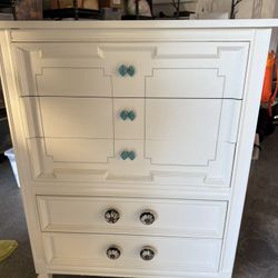 White Cabinet