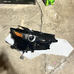 Mazda Headlight Cx30 Passenger Side 