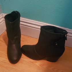 Black Leather Booties...size 10 Womens..good Condition!