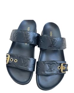 Women’s sandal’s Louis Vuitton available sizes 38,39,