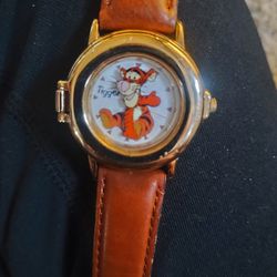 1990's Disney Store Exclusive Tigger Surprise Watch - Vintage Disney Tigger Spring Watch
